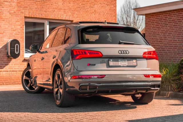 Audi SQ5 (2017) thumbnail 2