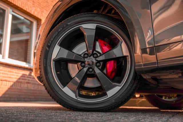 Audi SQ5 (2017) thumbnail 3