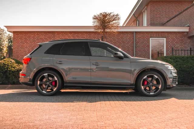 Audi SQ5 (2017) thumbnail 4