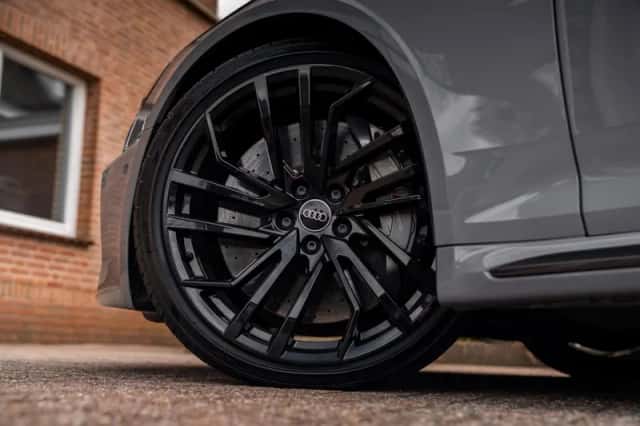Audi RS 4 (2021) thumbnail 3