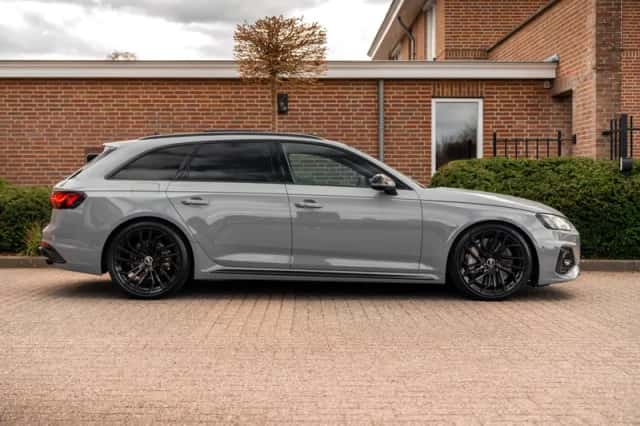 Audi RS 4 (2021) thumbnail 4