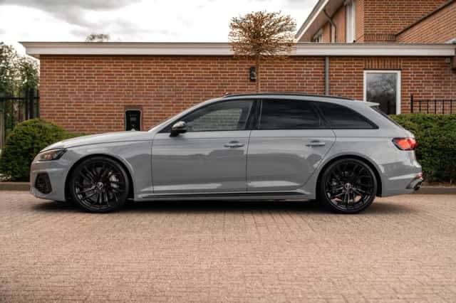 Audi RS 4 (2021) thumbnail 5