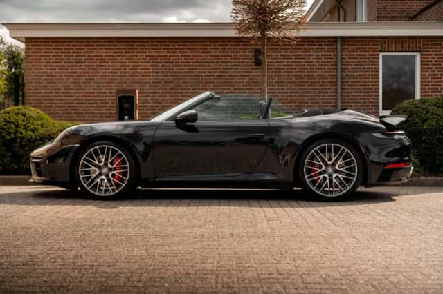 Porsche 911 (2021) thumbnail 5