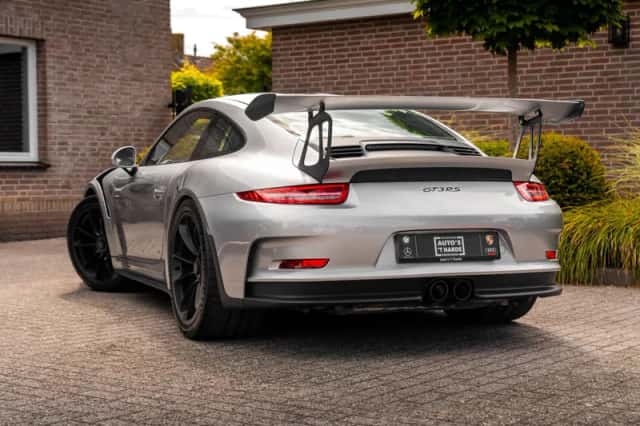 Porsche 911 (2016) thumbnail 2