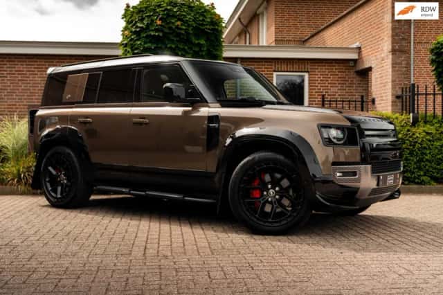 Land Rover Defender (2021) thumbnail 1