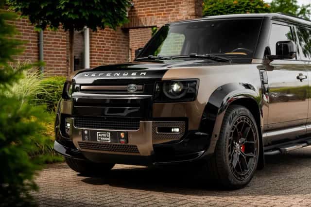 Land Rover Defender (2021) thumbnail 5