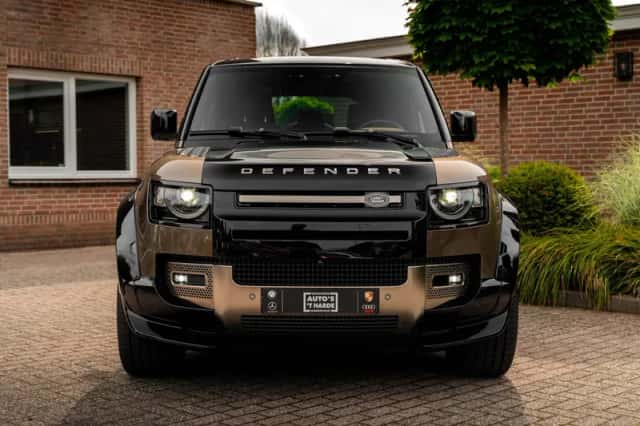 Land Rover Defender (2021) thumbnail 6