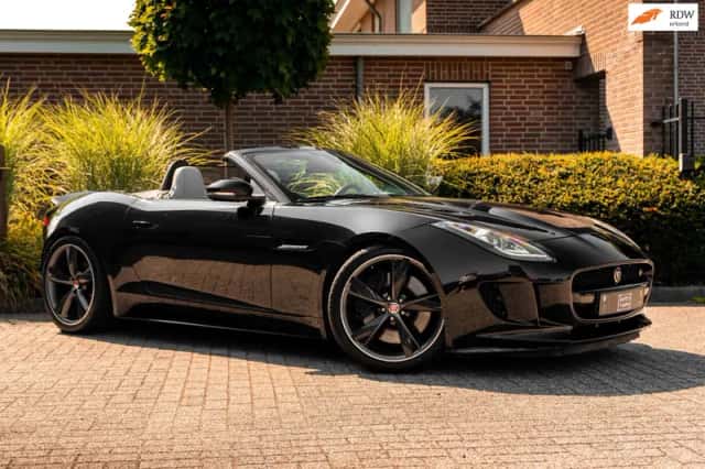 Jaguar F-Type (2015) thumbnail 1