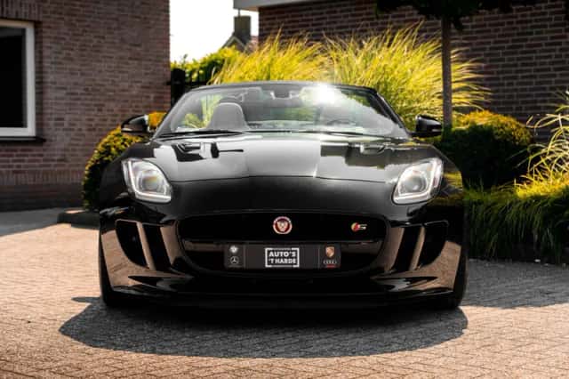 Jaguar F-Type (2015) thumbnail 6