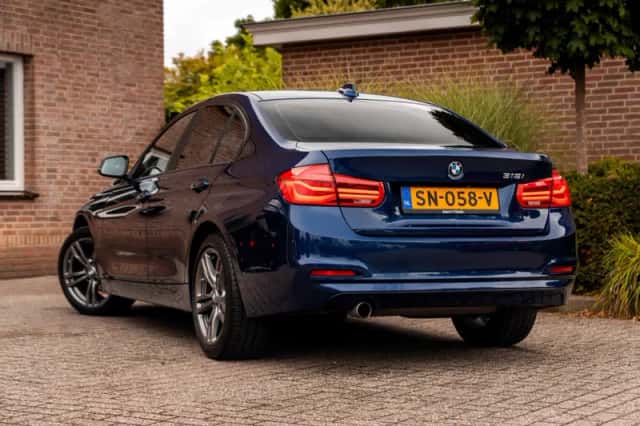 BMW 3-Serie (2018) thumbnail 2