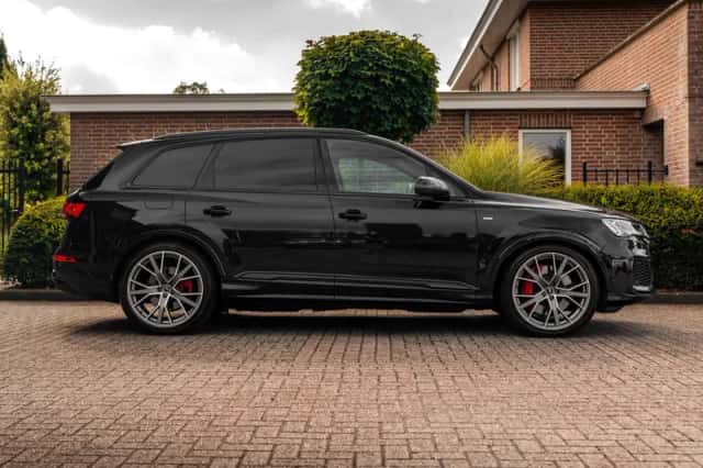 Audi Q7 (2020) thumbnail 3