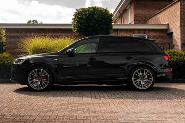 Audi Q7 (2020) thumbnail 4