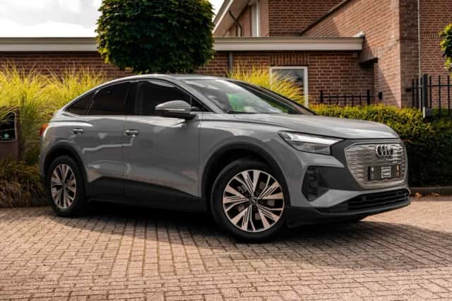 Audi Q4 e-tron (2022) thumbnail 1