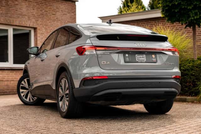 Audi Q4 e-tron (2022) thumbnail 2