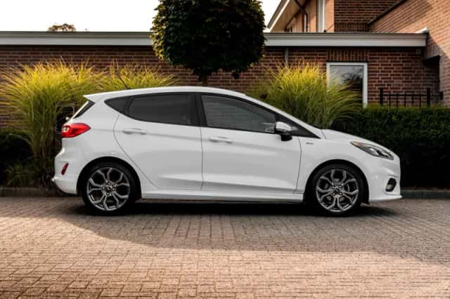 Ford Fiesta (2021) thumbnail 3
