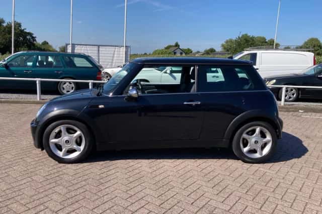 MINI Cooper (2006) thumbnail 6