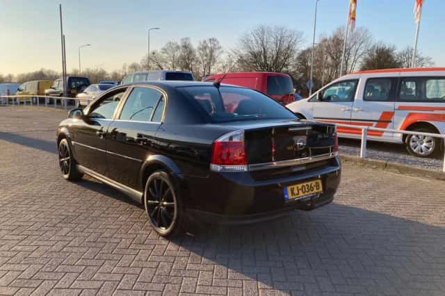 Opel Vectra (2004) thumbnail 6