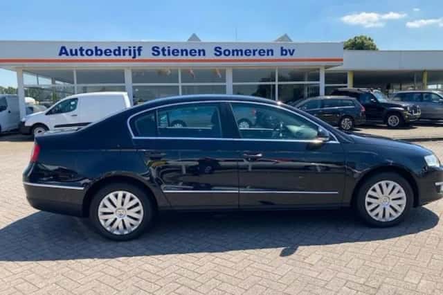 Volkswagen Passat (2006) thumbnail 1