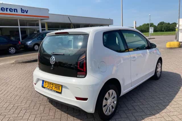 Volkswagen Up! (2018) thumbnail 6