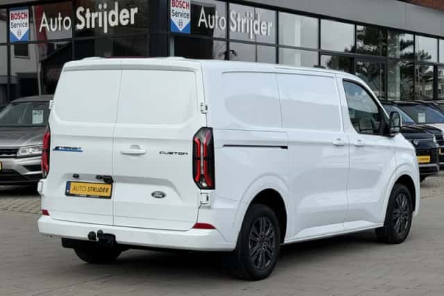 Ford E-Transit (2025) thumbnail 3