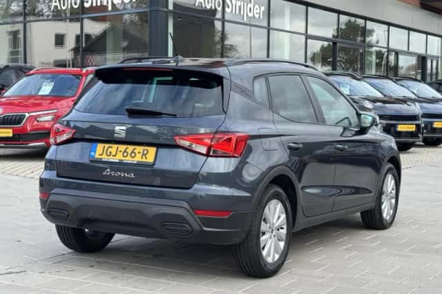 SEAT Arona (2025) thumbnail 3