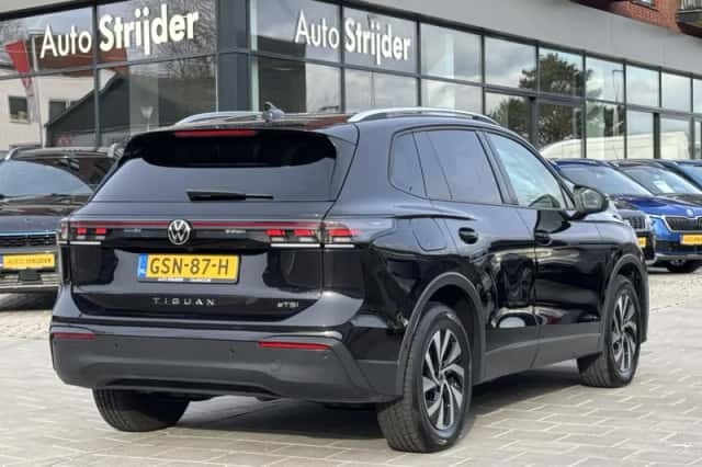 Volkswagen Tiguan (2024) thumbnail 3