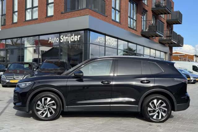Volkswagen Tiguan (2024) thumbnail 5