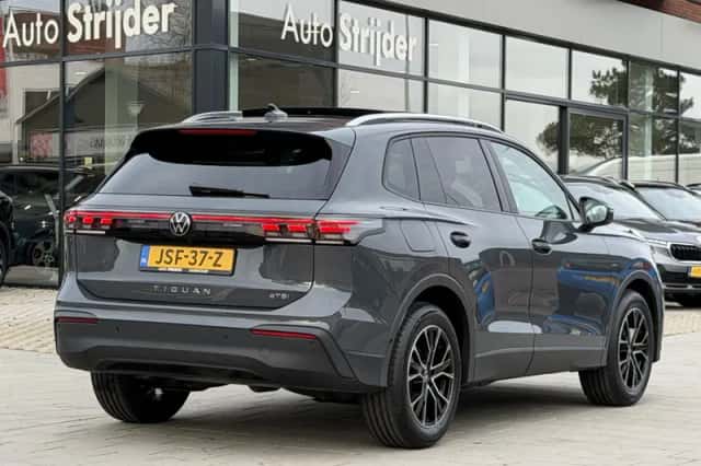 Volkswagen Tiguan (2025) thumbnail 3