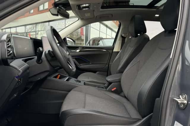 Volkswagen Tiguan (2025) thumbnail 6