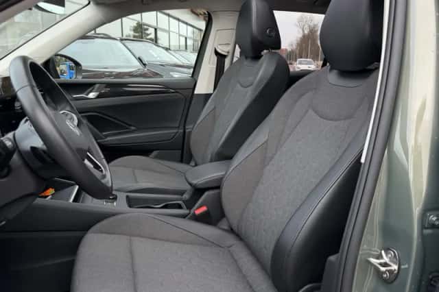 Volkswagen Tiguan (2025) thumbnail 6