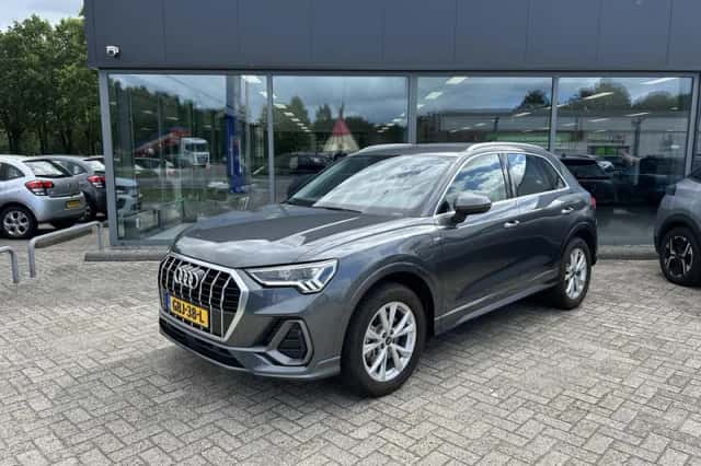 Audi Q3 (2023) thumbnail 1
