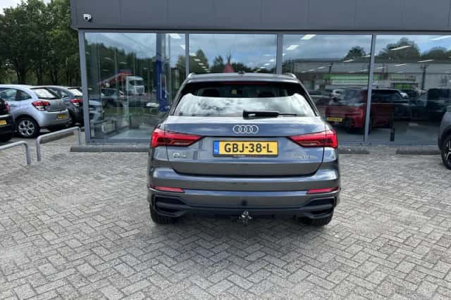 Audi Q3 (2023) thumbnail 5