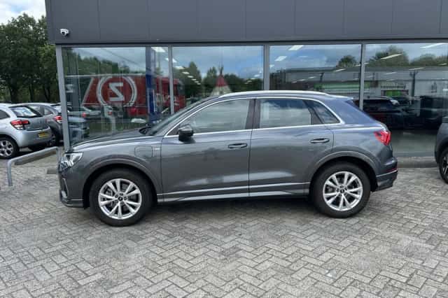 Audi Q3 (2023) thumbnail 6