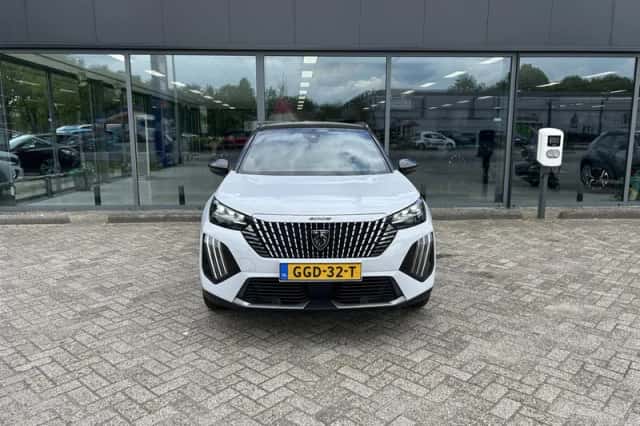 Peugeot e-2008 (2024) thumbnail 2