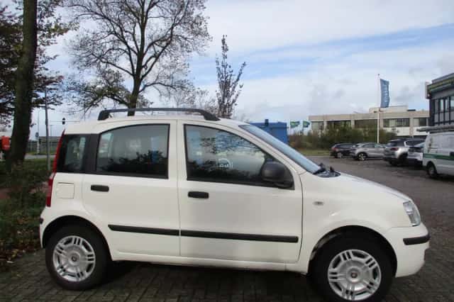 Fiat Panda (2012) thumbnail 3