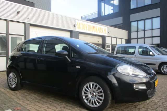 Fiat Punto (2014) thumbnail 2