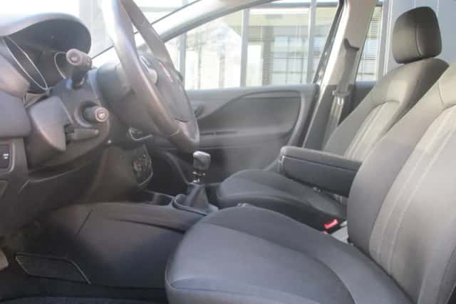 Fiat Punto (2014) thumbnail 4