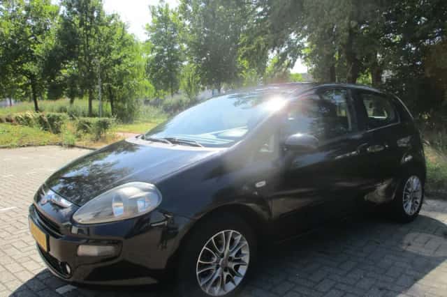 Fiat Punto (2011) thumbnail 1