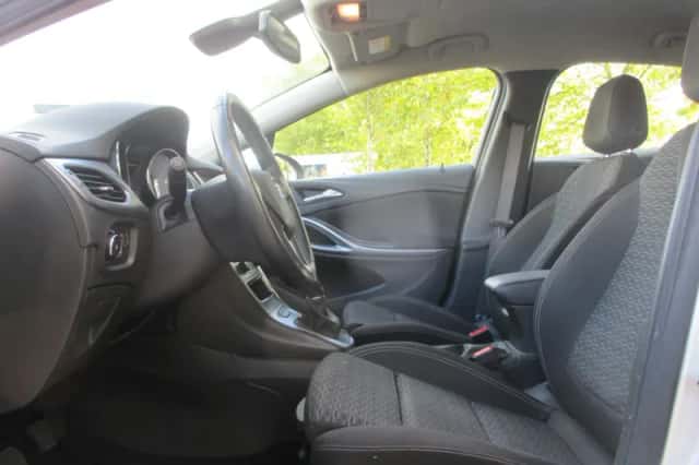 Opel Astra (2019) thumbnail 5