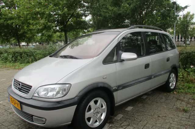 Opel Zafira (2001) thumbnail 1