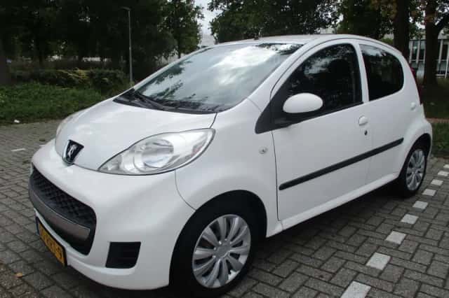 Peugeot 107 (2011) thumbnail 1