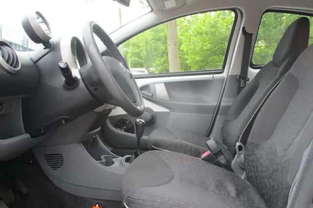 Peugeot 107 (2011) thumbnail 4