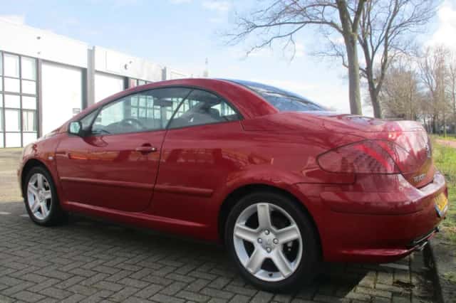 Peugeot 307 CC (2005) thumbnail 4