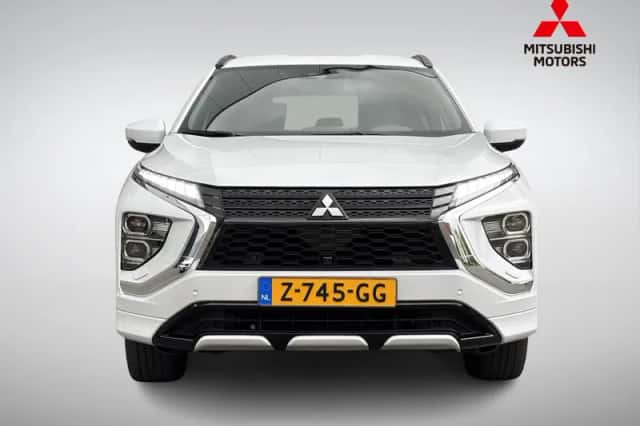 Mitsubishi Eclipse Cross (2024) thumbnail 2