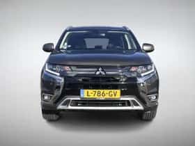 Mitsubishi Outlander (2021) thumbnail 2