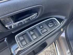 Mitsubishi Outlander (2021) thumbnail 18