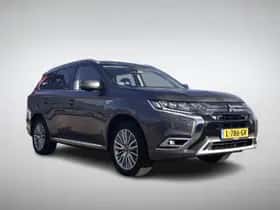 Mitsubishi Outlander (2021) thumbnail 3