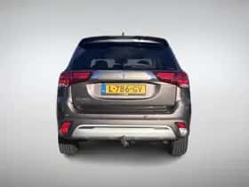 Mitsubishi Outlander (2021) thumbnail 5