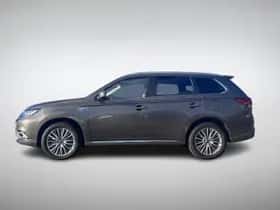 Mitsubishi Outlander (2021) thumbnail 7
