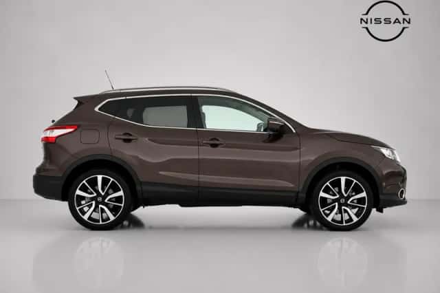 Nissan Qashqai (2015) thumbnail 3
